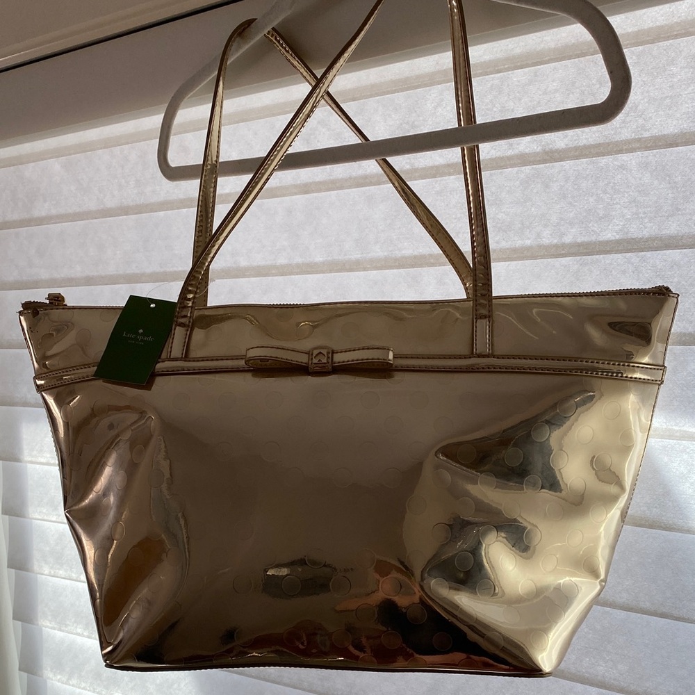 Kate Spade gold bag NWT Sized for day wear or carry on - Picture 5 of 12
